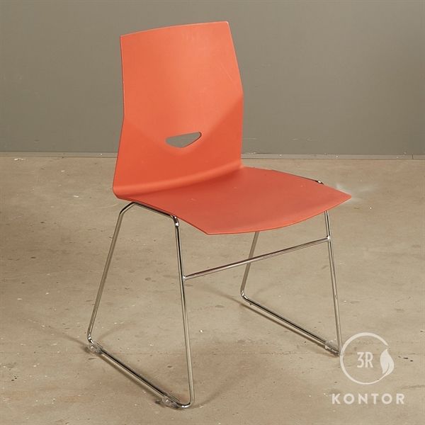 Four Design Konferencestol. Orange Plastic. Krom Meder. Brugte Møbler