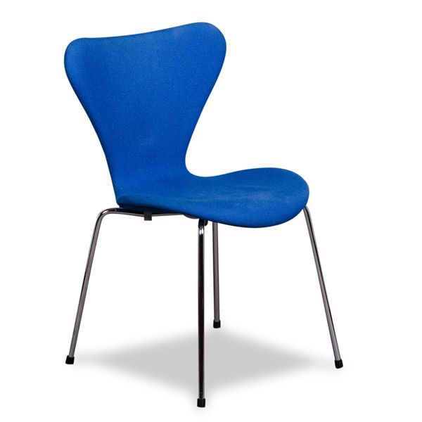 Fritz Hansen Serie 7. Skalstol. Fuldpolsteret I Blå.